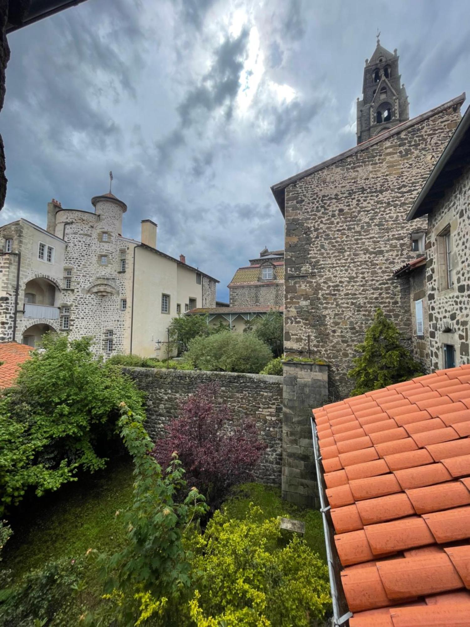 Aux Portes Du Mont Anis Le Puy-en-Velay ภายนอก รูปภาพ